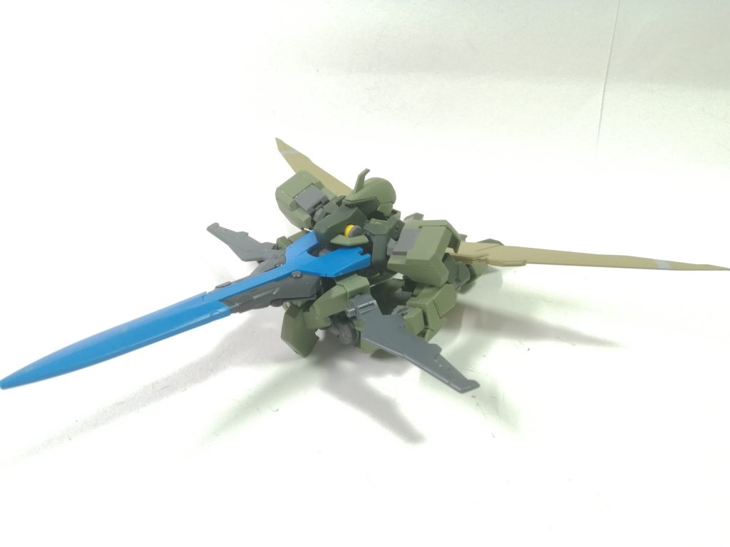 後は用意したパーツを取り付ければフラッグのような変形が可能になります。