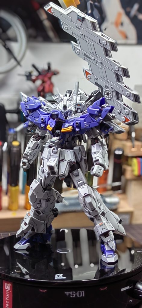 Moon Gundam–2枚目/制作者：Joshua