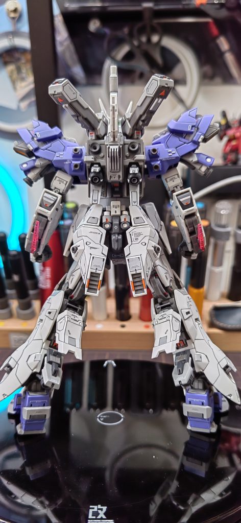 Moon Gundam–4枚目/制作者：Joshua