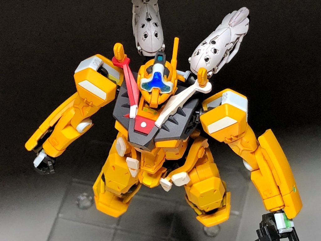 「赤いガンダムは私が倒すのよ」黄色黒の危険色でより殺意と強火の情念が表現出来ていれば嬉しいです。