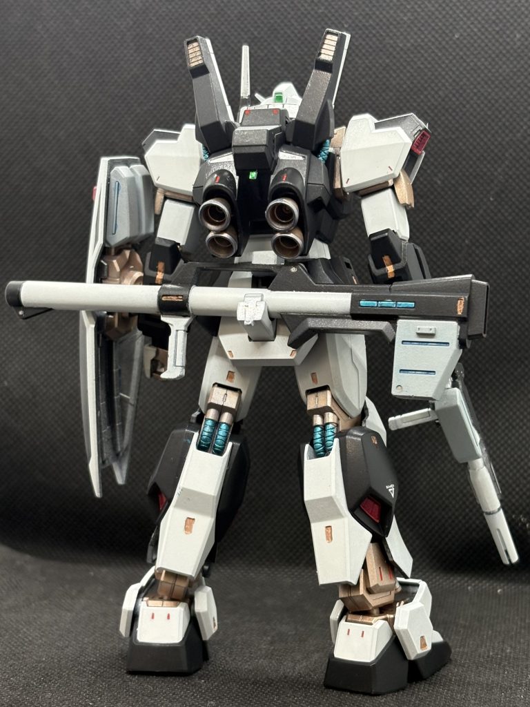 動力パイプは赤が好みなのですが、今回はダクト系に赤を使っているので緑で。