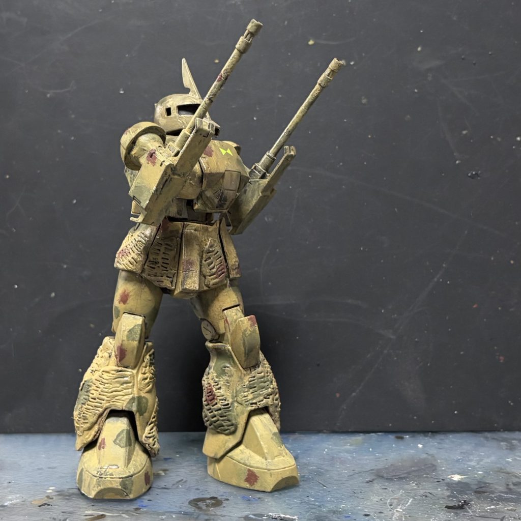 対空射撃をイメージしたポーズ。頭部の上下可動が少なく、実際のところあまり対空射撃には適してないかも。