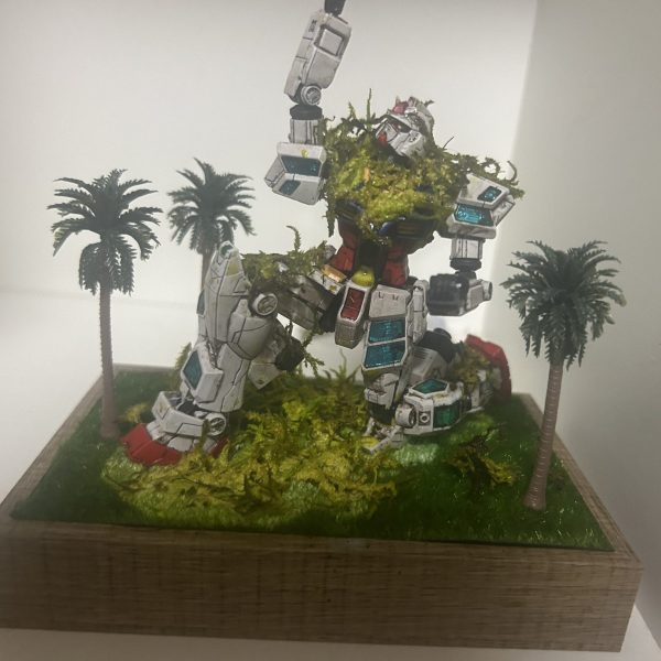 お久しぶりの作品は万博ガンダム