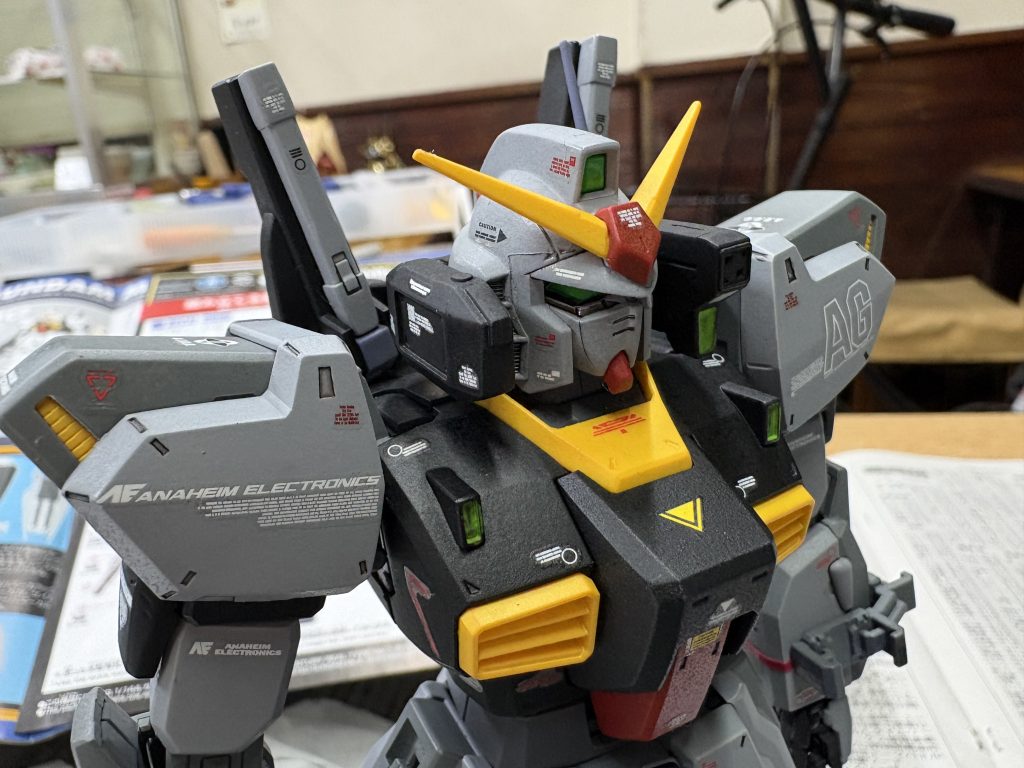 デカールもまぁまぁ細かく貼りました！