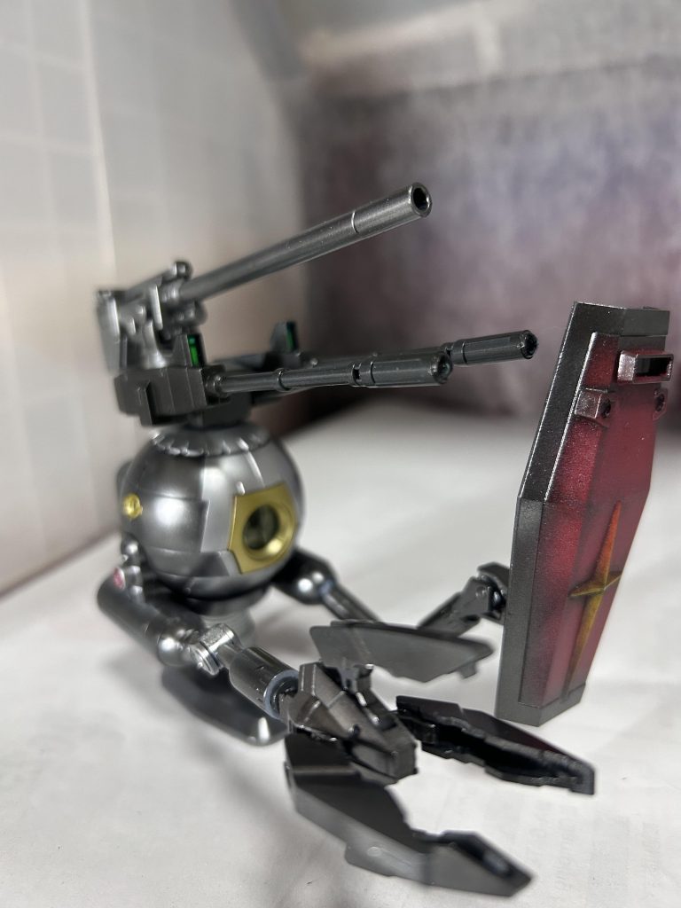 一体目はウェザリングで仕上げたので、二体目はちょっとだけパーツを付け加えたりしてみました。