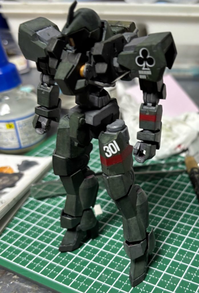 マーキングを一度行いましたが、あまりに合わないと思ったので上から再塗装し、今に至ります。