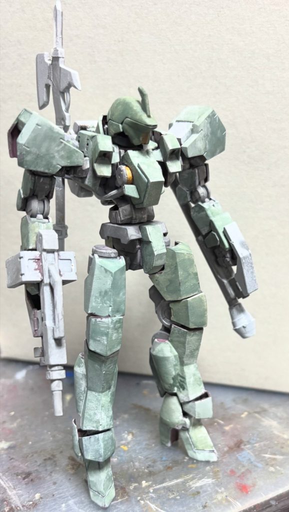 塗装開始。調色しながら色々な色を組み合わせ塗り重ねていきました。