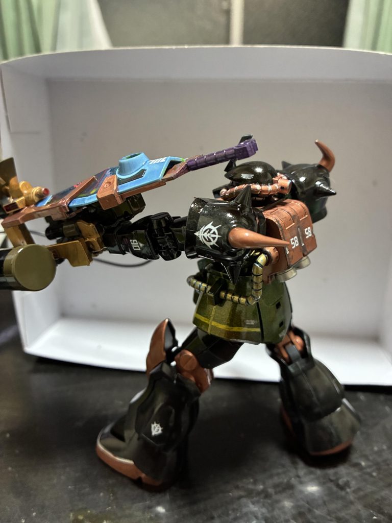 グフ・カスタム–3枚目/制作者：kuni69