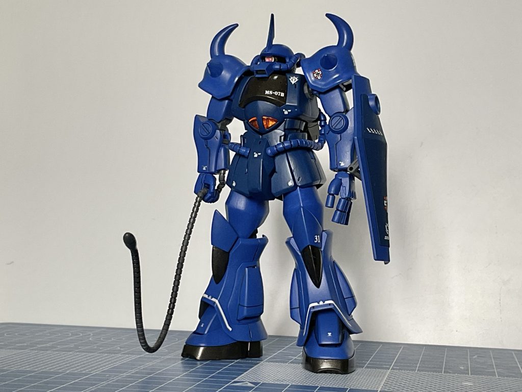 今回は、デカール少なめ、黒鉄色のパーツは艶消せずに仕上げてみました。