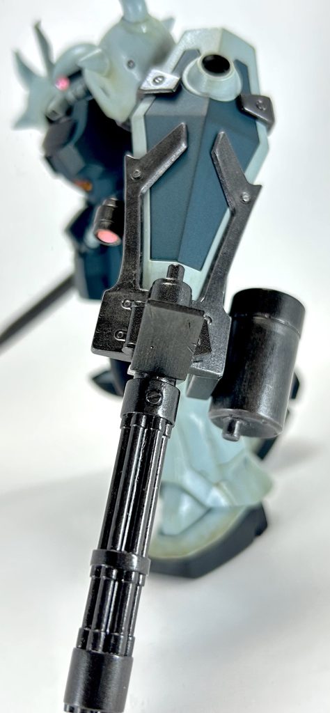 武装1 &nbsp;ガトリングシールド市販の丸モールドでディテールアップ水性ホビーカラーの黒鉄色で塗装した後に1000番のやすりで全体を薄くこすり、鉄の剥がれた感じを出しました。