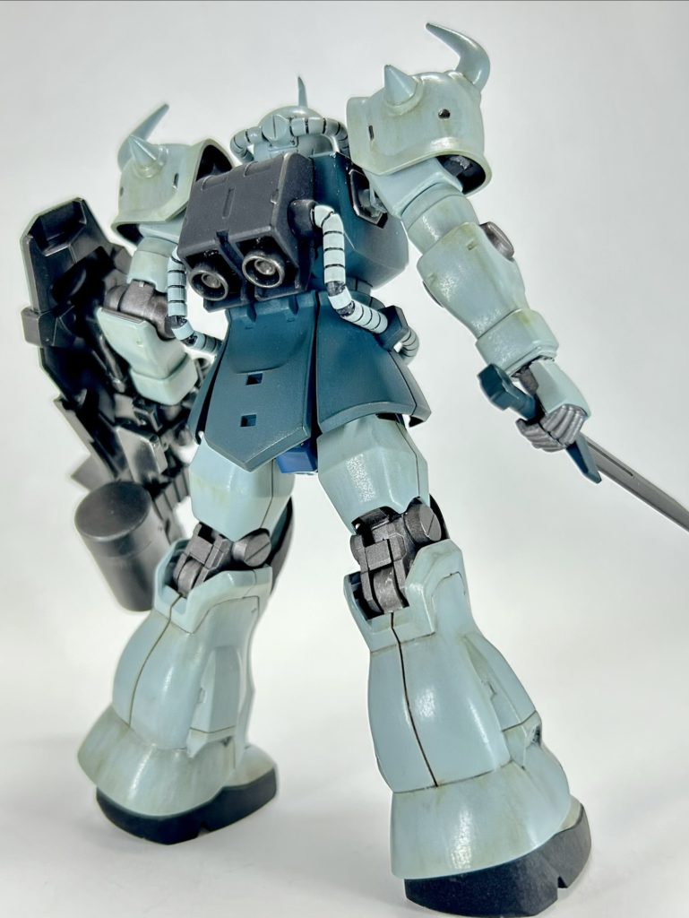 バックショットこの構図とても気に入ってます。足裏の塗り分けもそうですがバーニア内部を赤で塗り分けたらもっと雰囲気出たかもなー、と。