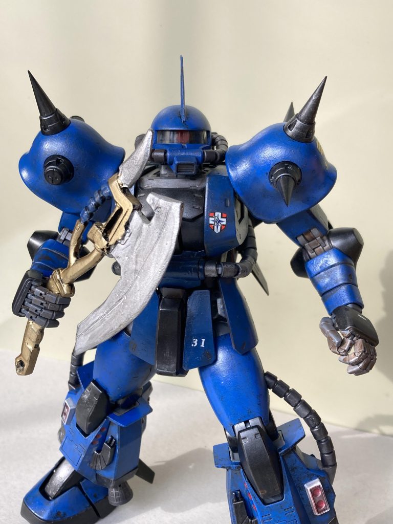 やはり、大型ヒートホークはいるでしょうってことで、ドズル機のをポリパテ複製しました。ちょっと荒い仕上がりになってしまいましたね。反省です💦