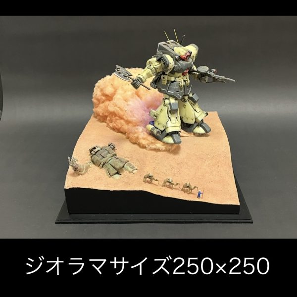 ジオラマ次回作は…GQ軍警ザクにしようか…とも思ったのですがジオラマのイメージが中々浮かばず…また「レクイエム！」です。頭の中にジオラマのイメージが沸き立ちました！ガンダム＋ソラリザクでリサイクルセンターでの死闘を再現してみようかと…。発売初日に朝から並んで苦労して購入したキットにようやく手を出します😭ジオラマサイズは300×300ないし500×300（アクリルケースのサイズ）でないと2機をバランスよく配置するのが難しいです。かなり大掛かりなモノになりそうです。鉄道模型のコンテナや自動車をある程度の数用意しなければなくコストが掛かりそうです😅（コンテナが高い😭）傘増しとか一部自作とか工夫が必要です。コンテナや廃車の山の間から最近覚えたてのスモークを立ちこめさせてその中にガンダムをカッコよく立たせたいですね😆もの凄い長丁場になりますね…キットは誰かに作ってもらつて自分はジオラマだけ楽しみたい気分です😅また随時ストーリーを投稿させて頂きます🙇🏼‍♂️（4枚目）