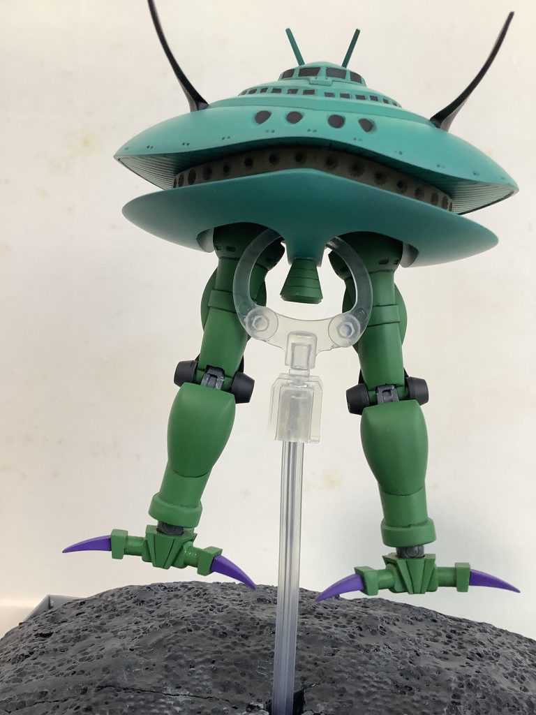 穴を空けたくなかったので引っ掛けてあるだけです