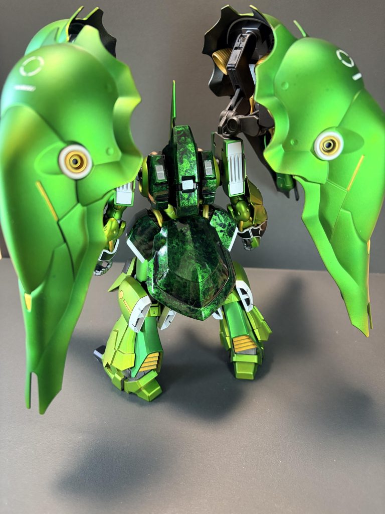 背面　キャンディ塗装ではマスキングで色分けする方が自然にまとまりますね。