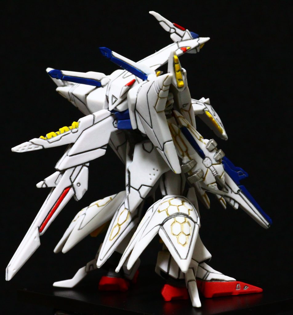 特徴的なヘキサ型のパネルラインを際立たせたくて金色にしました。