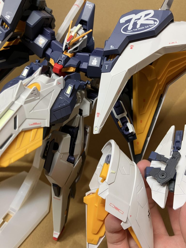 ジャンクパーツを噛ませて取り付けます。