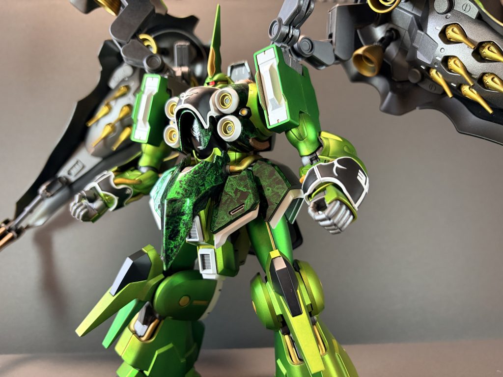 ビットはアクセントとして金に塗装しています。