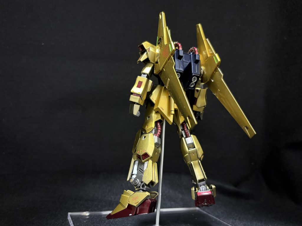 百式の赤部分は、若干暗めな感じなので、ディープクリアレッドのキャンディ塗装です。