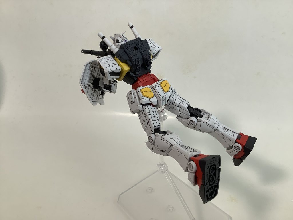 白いガンダム–3枚目/制作者：yanagi1112