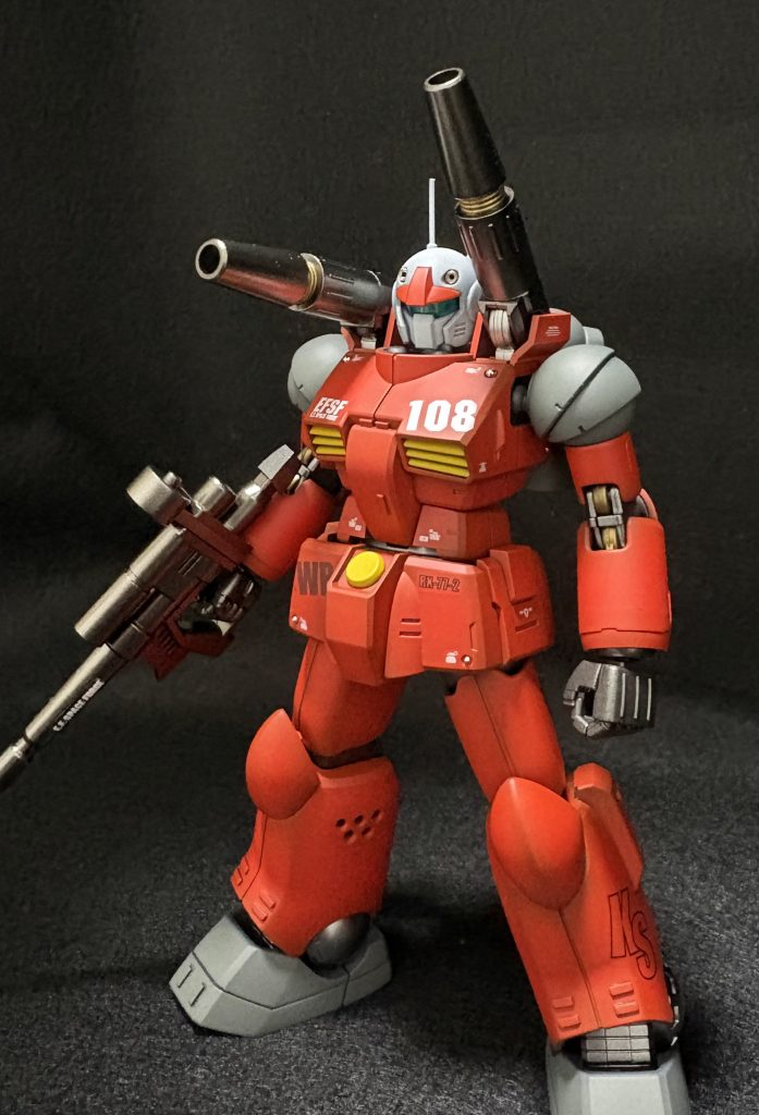 いつもと同じように、黒サフからの立ち上げ塗装ですが、今回はちょっとキレイ目に仕上げようと思って、グラデーションは軽めにしています。