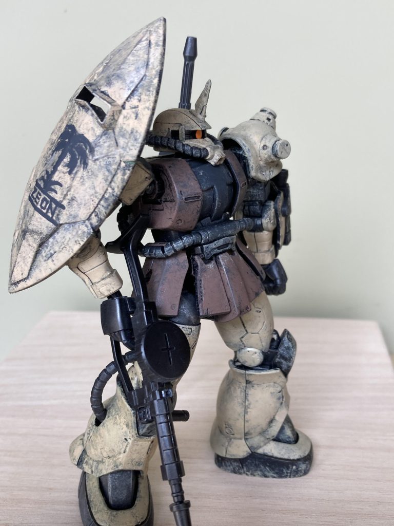 ザク2砂漠仕様　HOW TO BUILD GUNDAMより–2枚目/制作者：ダレヤ？ローガンツ