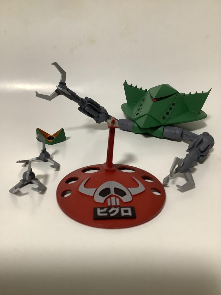 爪も付け替え式台座はラッカー塗料と水性塗料のマジックリン拭き取り