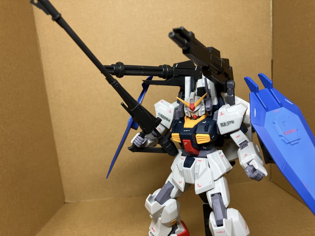 オプションパーツのランチャーとガトリングを使いました。