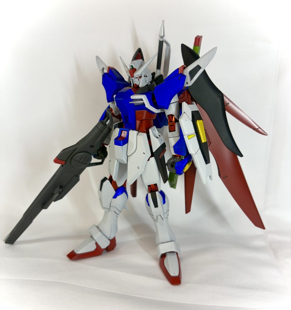 劇中イメージなのでデカール等は割愛。今度作る時はモールドとデカール追加します。自分はSPECⅡはレジェンドを継いだ説否定派なので、劇中の機体色に近めに調色しました。分身時のイメージで全身にホロを吹くか迷いましたがやめました。