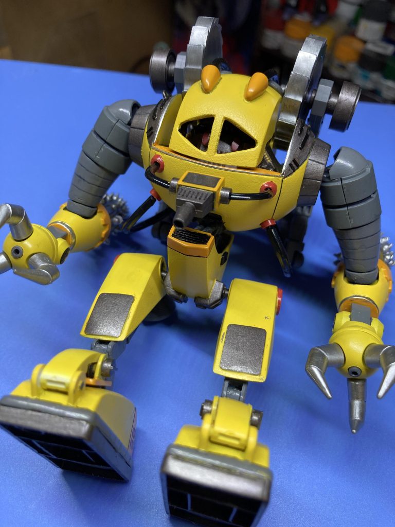 ウェザリング前の画像です。胴体の中にはディテールアップのため、古いタイプのハロの中身が入ってます！