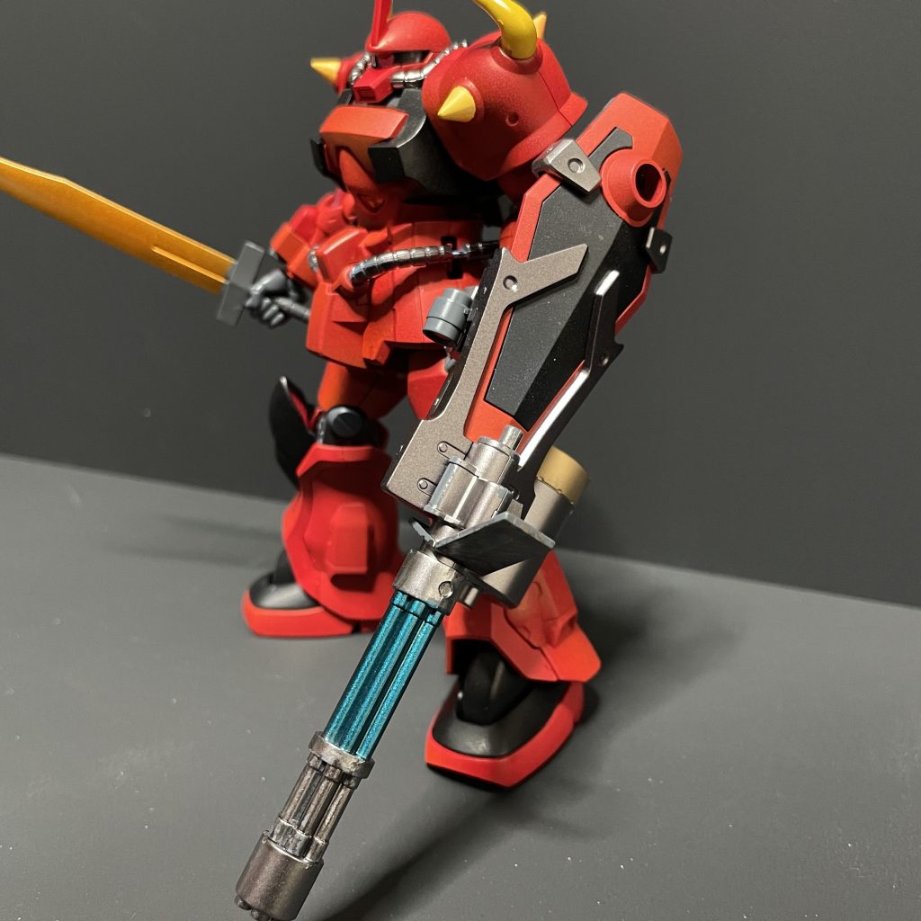 ガトリング部分はヘビーガンメタリックと銃身の一部をコスモメタブルーで塗装