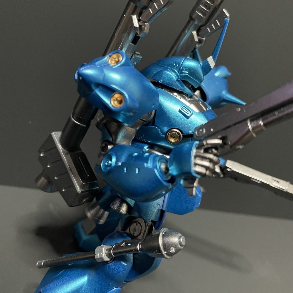 銃を構える姿がシブイ