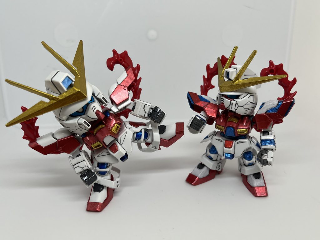 ビルドバーニングガンダム（左）と並べてみました。
