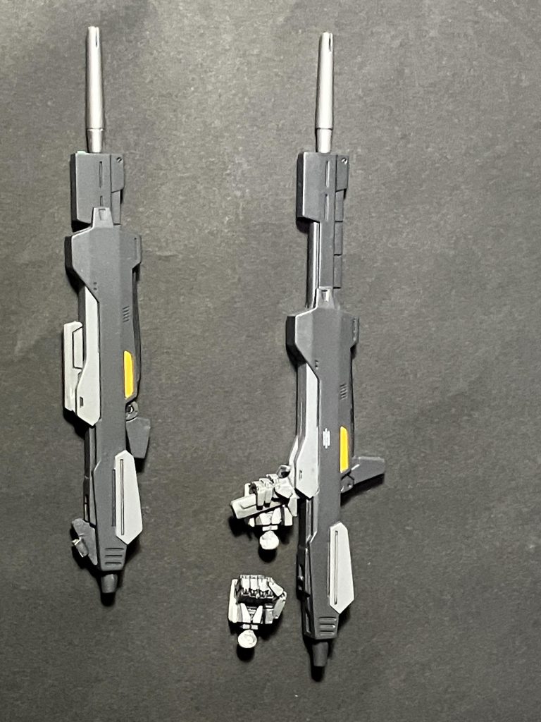 WR用は可動ギミック付きで銃身の伸縮とセンサーが可動します。MS用は固定で手ごと交換します。