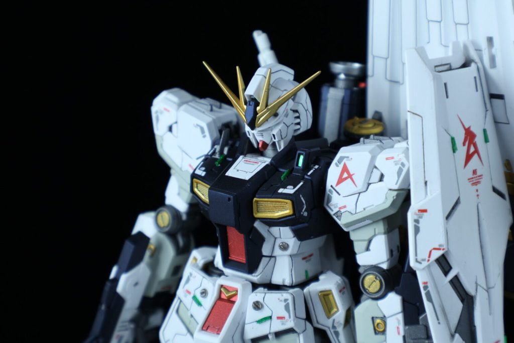 グレーの塗り分けも結構入れてみました。