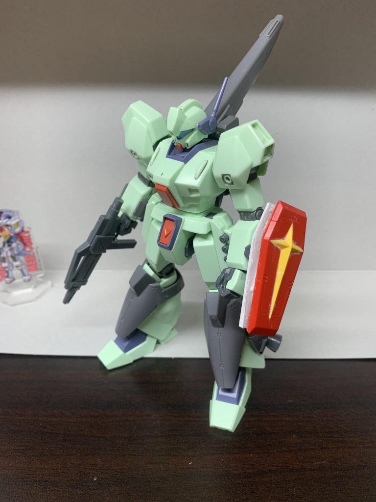 高機動型ジェガンみたいな感じになるように、腕、足、バックパックにスタークジェガンのパーツを使いました。