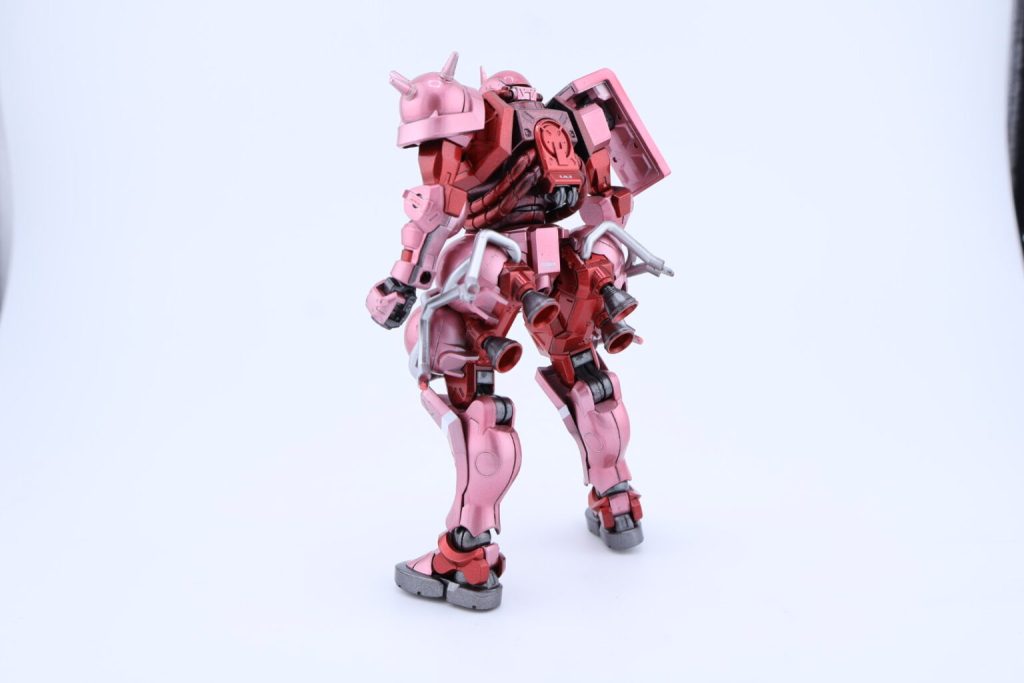 濃い赤2種類はメタリック塗装の上にクリアを重ねて光沢を出しました。ピンクは薄めたクリアレッドでキャンディ塗装しました。