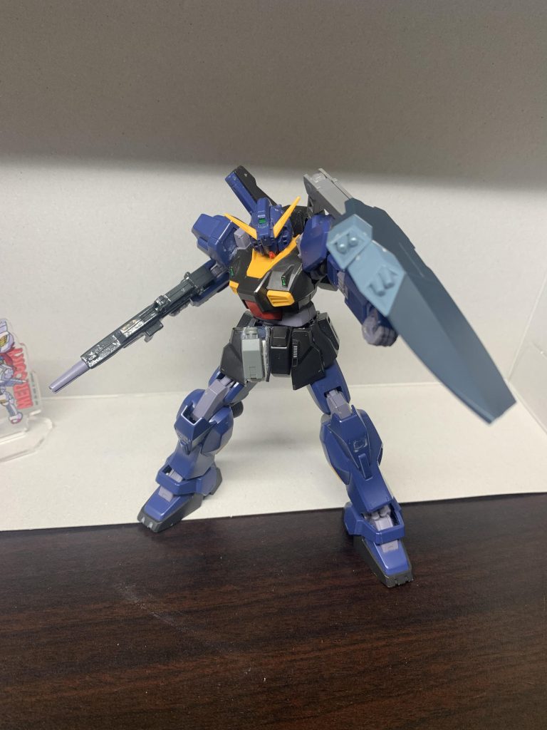 盾はジェスタからもぎ取ってきました。