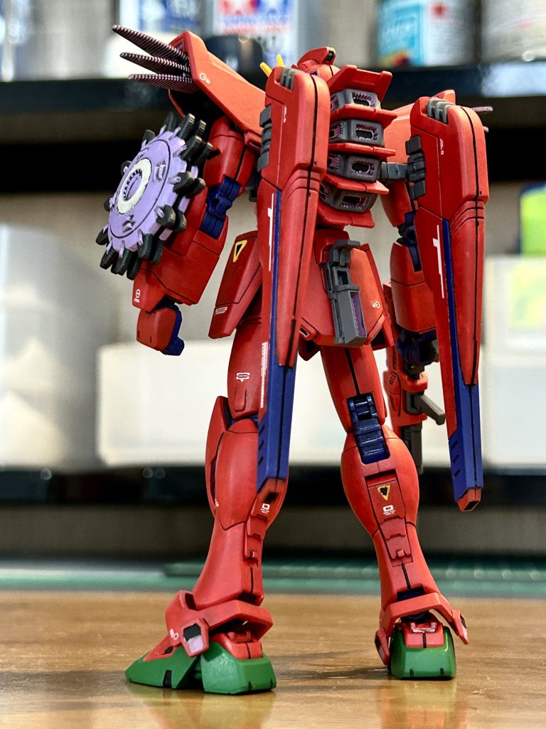 小型MSシリーズは作るのは簡単ですが、塗装するとなると細かい塗り分けが難しい箇所があちこちありなかなかの難易度でした。