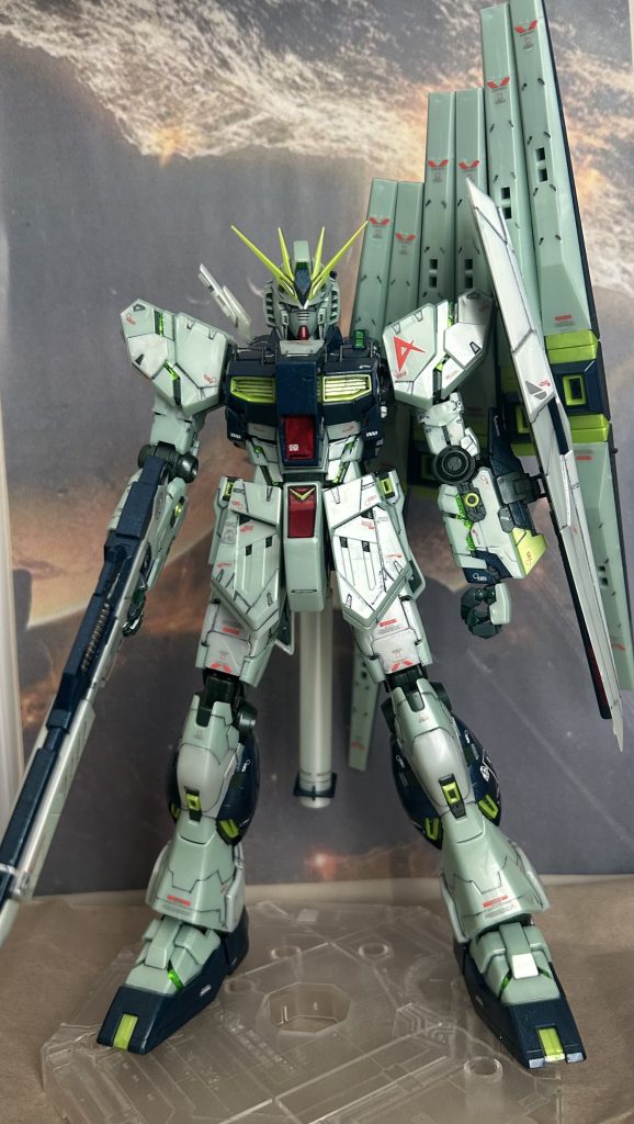 νガンダムVer.Ka（サイコフレーム発動イメージカラー）–4枚目/制作者：もみじ饅頭