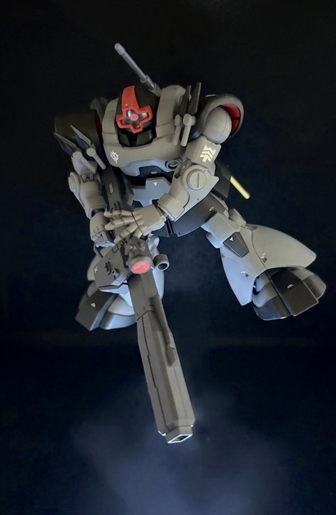 ラコック「ラコック大佐である!残存する艦艇、MSは各個に戦闘宙域より脱出せよ!私が時間を稼ぐ!」