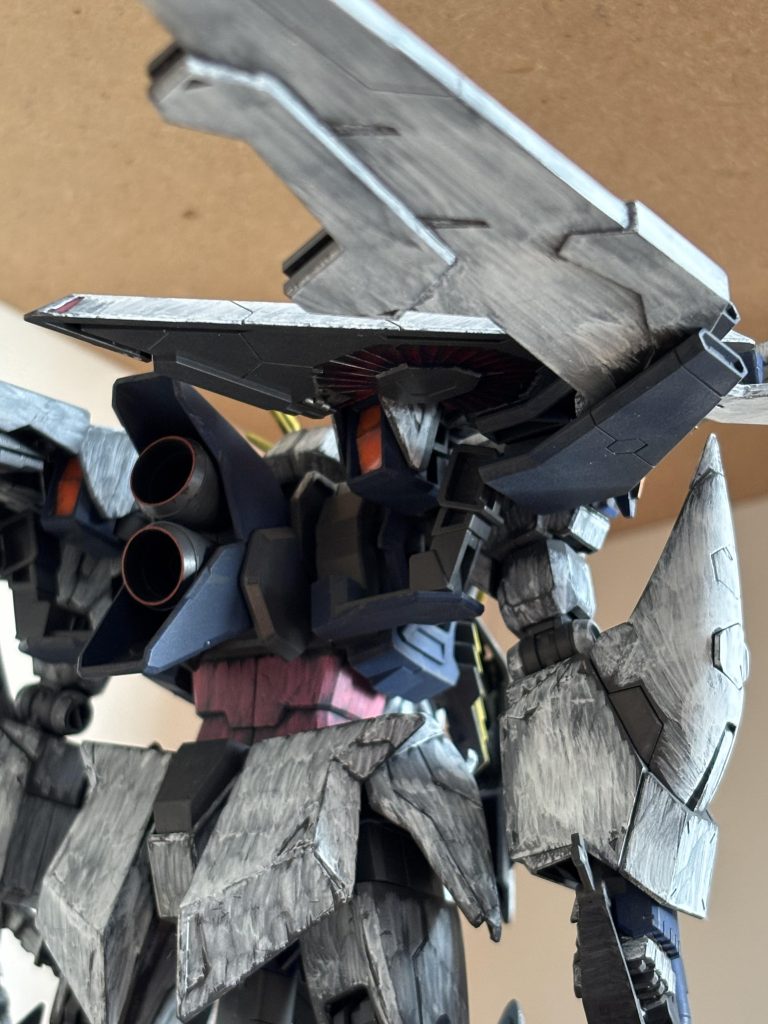 バーニアは中を黒、フチを赤にしてます。なんかの実在のロケットを参考にしたはず。職業柄少しリアリティ要素を入れておきたい派なので。