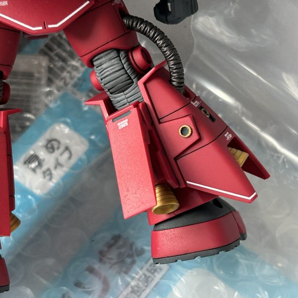 本体側がやっと完成。残るは大量の武器とプロペラントタンクです。円筒パーツの合わせ目消しが大量にありそうな予感がしています！！（6枚目）