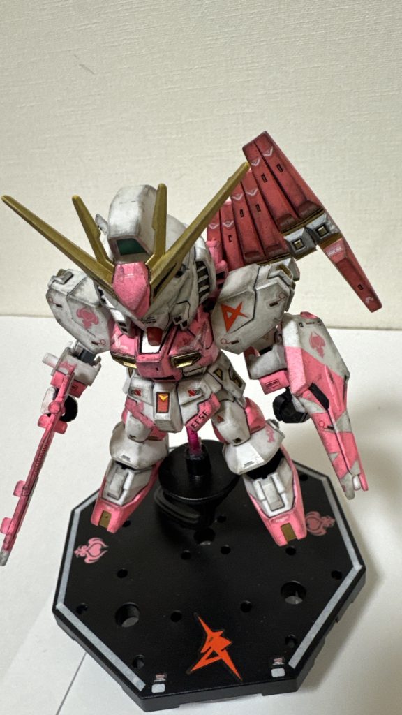桜カラーのニューガンダム–3枚目/制作者：あゆザク