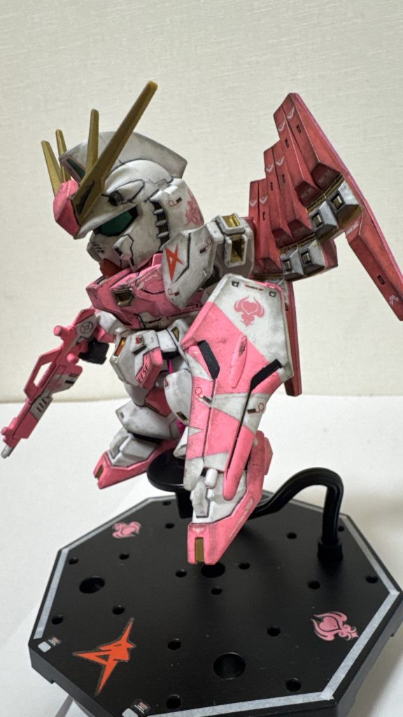 桜カラーのニューガンダム
