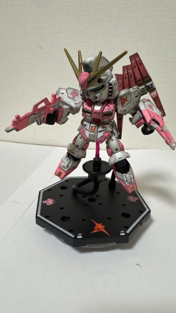 桜カラーのニューガンダム–2枚目/制作者：あゆザク