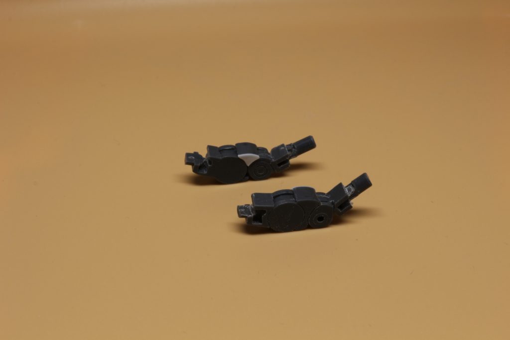 肘はこんな感じで不必要な部分を切り飛ばして裏向きに使っています。