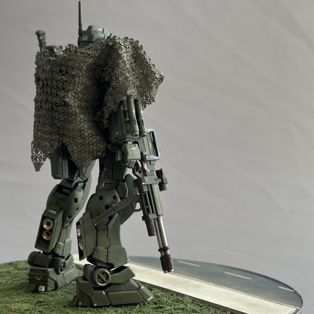 せっかくのハイディテールの機体なのにギリースーツで全然見えないｗ