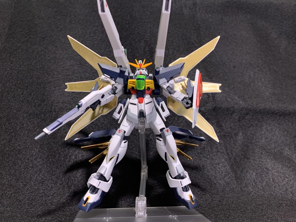 月が見えた!ツインサテライトキャノン発射形態はほぼポーズ固定になります。迫力が出るように撮影角度を変更しています。