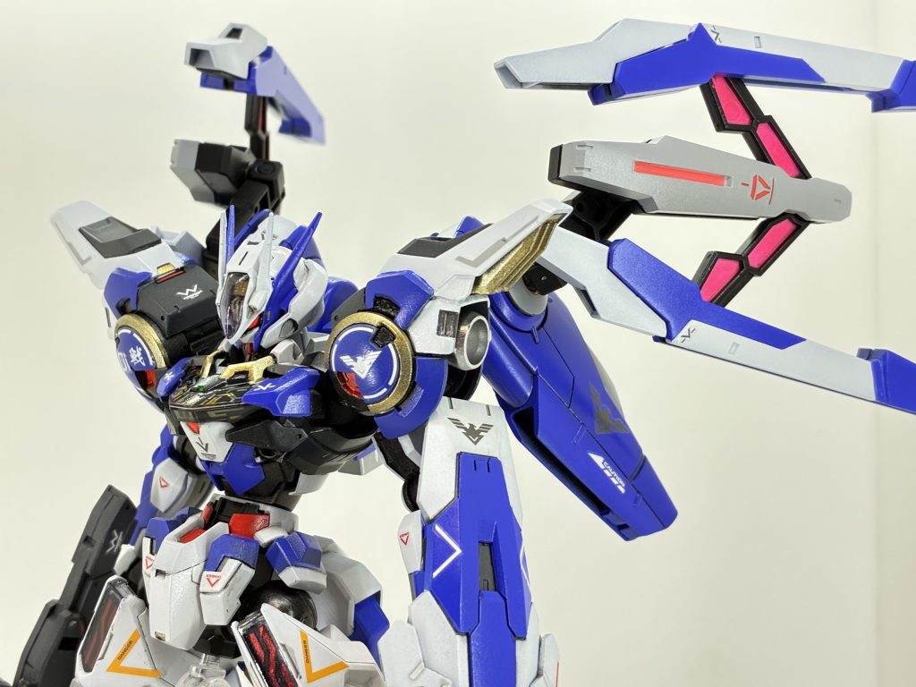 フェーズドアキャノンを二機内蔵